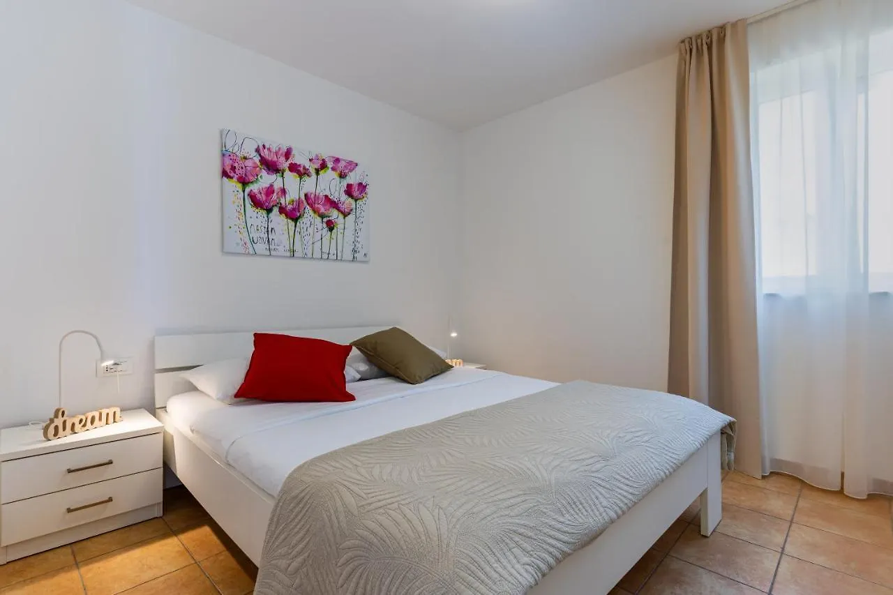 Apartments Dolac Nerezine