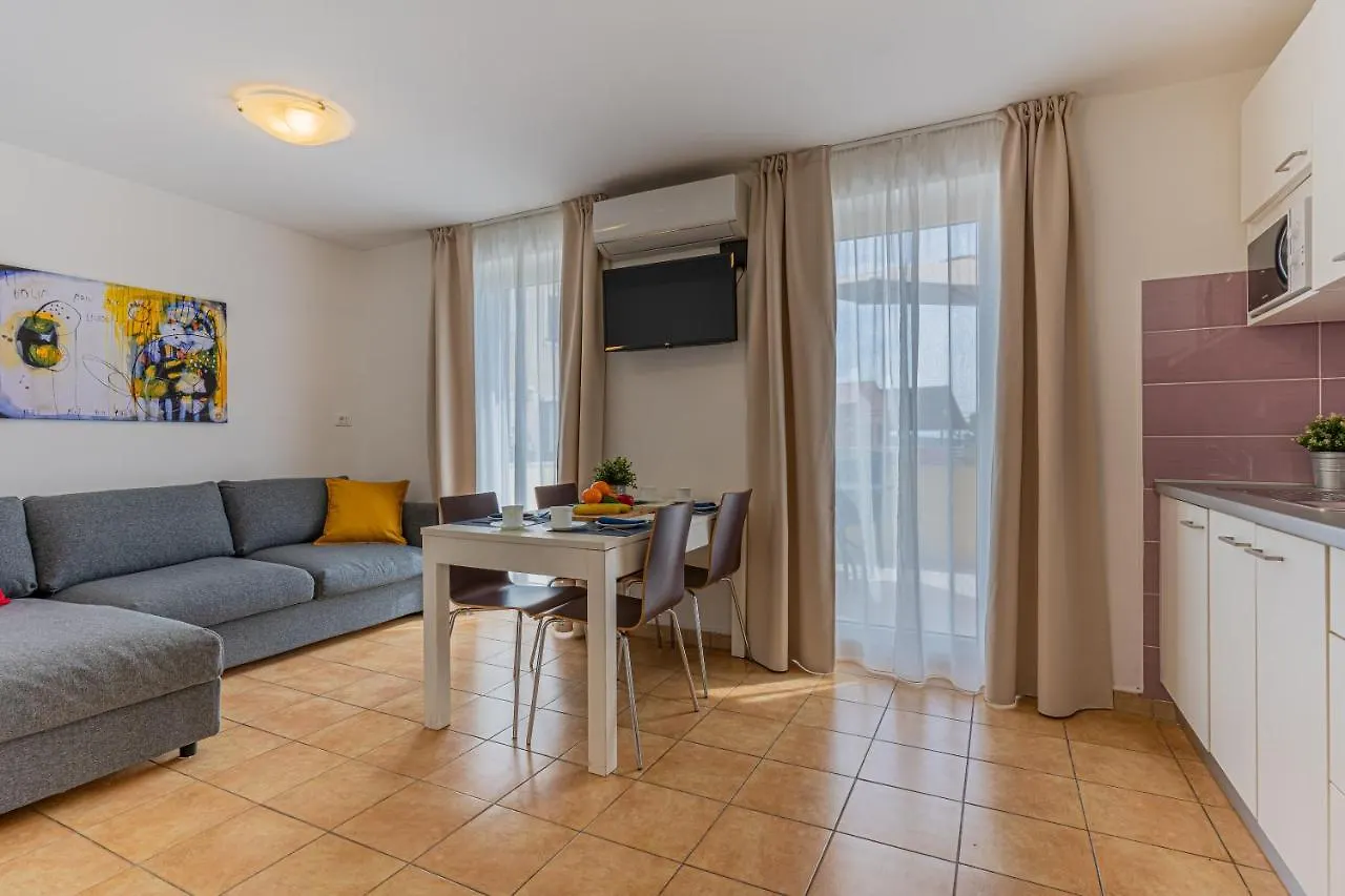 Apartments Dolac Nerezine 0*,