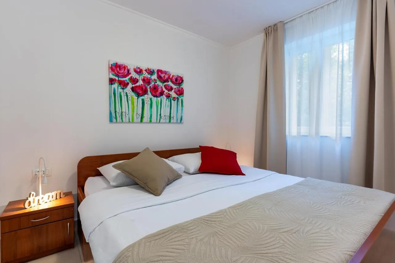 Apartments Dolac Nerezine
